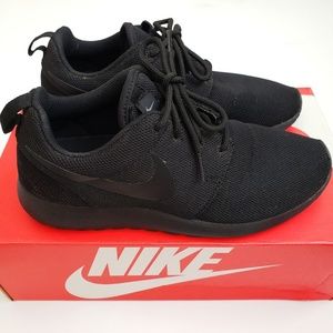 Women Nike Roshe One with Box